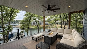 House, Multiple Beds, Hot Tub (The Blue Sapphire) | View from room
