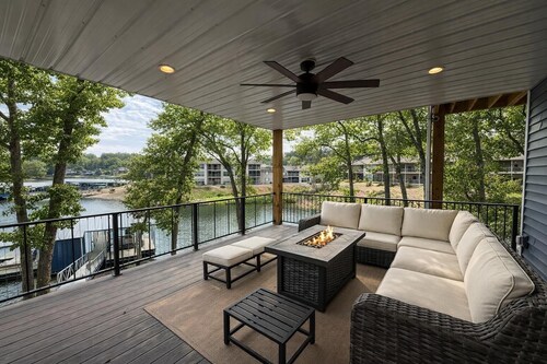 The Blue Sapphire - Dock, Hot Tub & Fire Pit