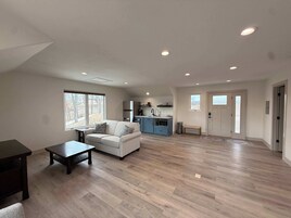 Casa, varias camas, bañera de hidromasaje (The Blue Sapphire) | Zona de estar