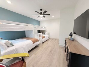 Casa, varias camas, bañera de hidromasaje (The Blue Sapphire)