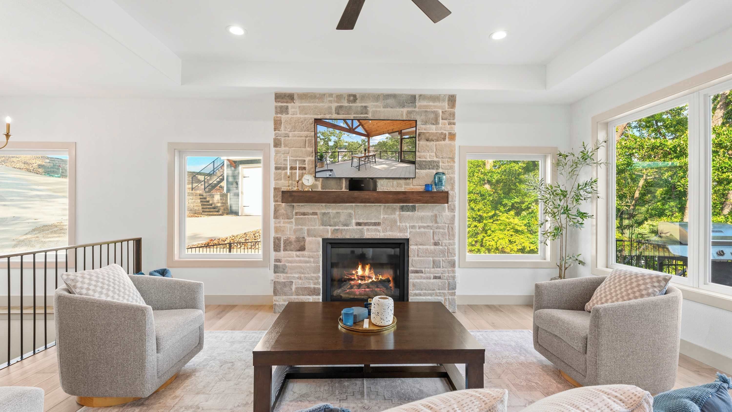 House, Multiple Beds, Hot Tub (The Blue Sapphire) | Living area