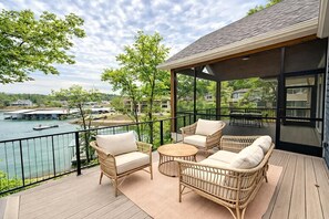Property grounds - The Blue Sapphire - Dock, Hot Tub & Fire Pit (Sunrise Beach)