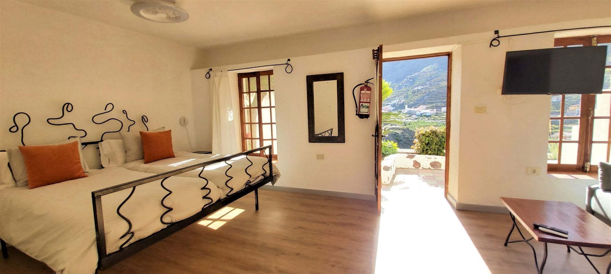 1 habitación y caja de seguridad en la habitación 