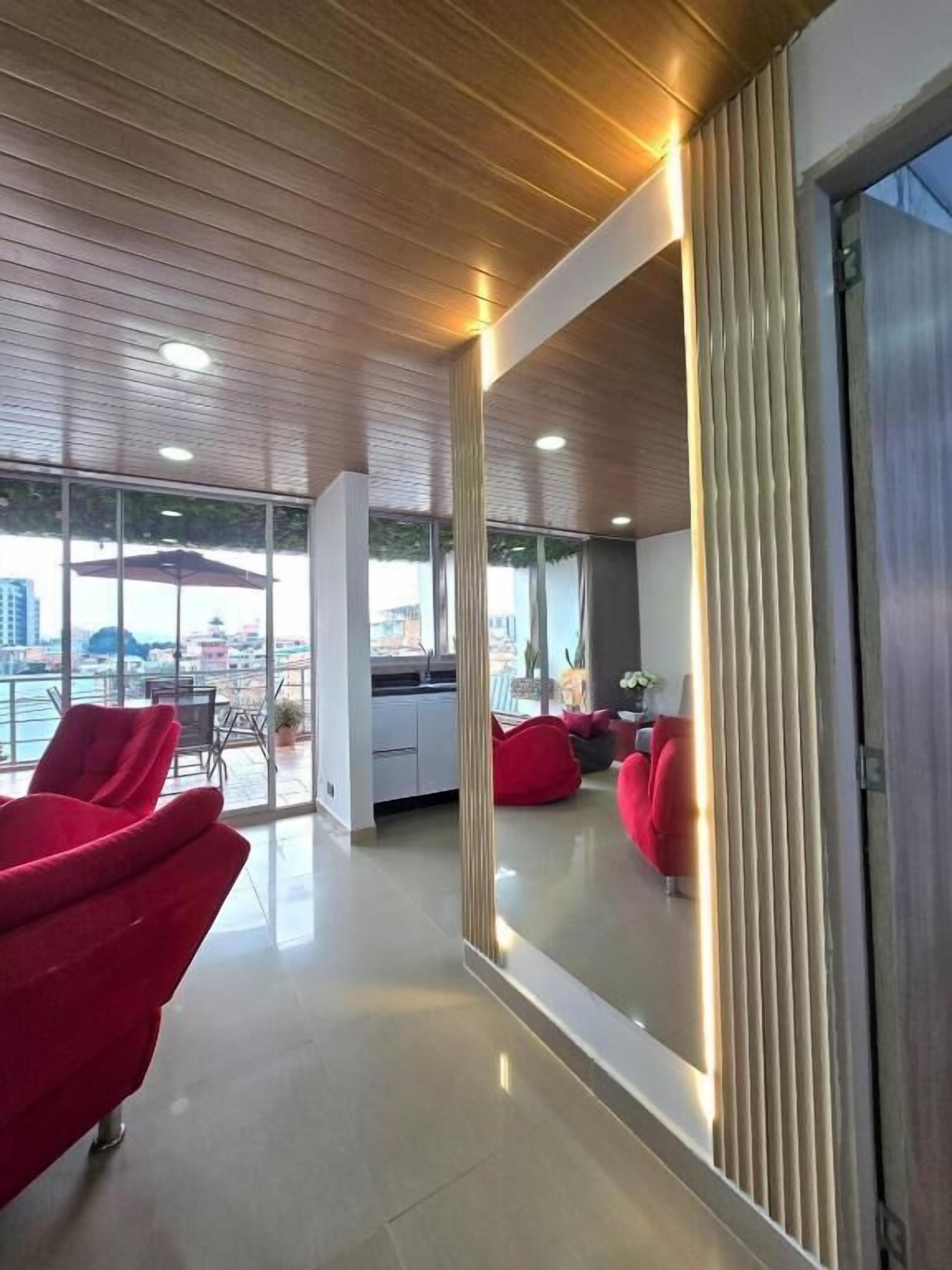 Apartamento luxo, serviço de arrumação, vista para a cidade | Parte interna