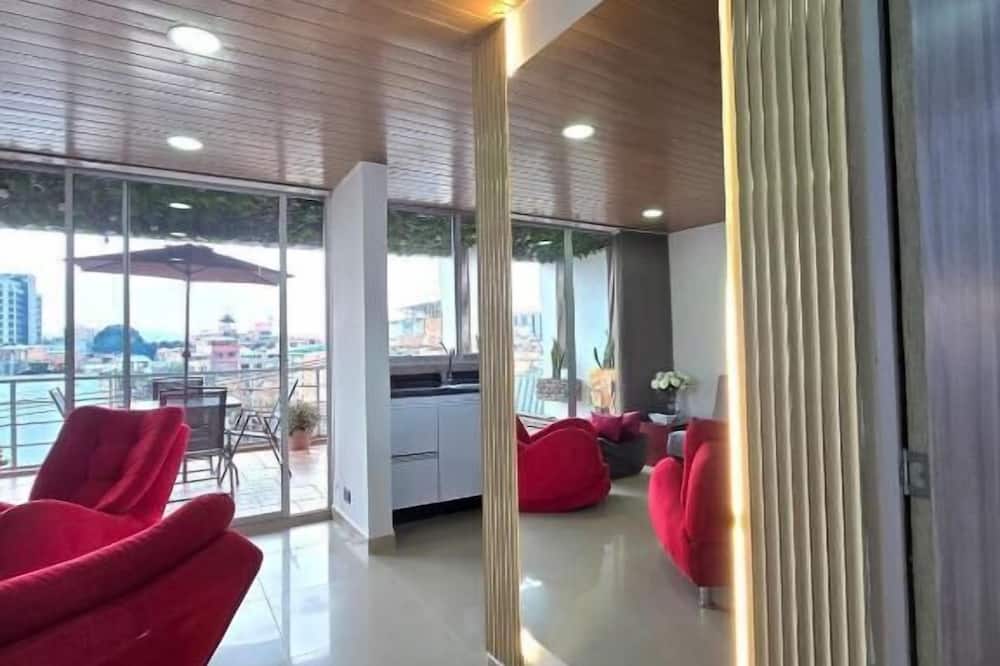 Hotel Penthouse-Terraza-Cario Infantil