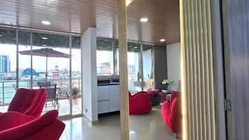 Deluxe Apartment, Housekeeping, City View | Interior