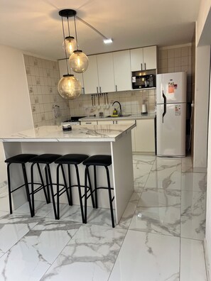 Fridge, microwave, oven, stovetop