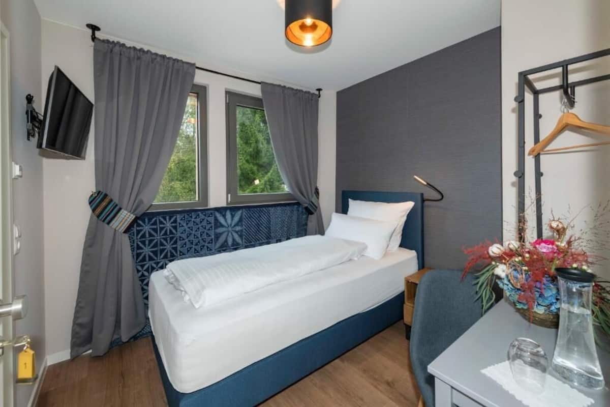 Comfort Single Room, Garden View