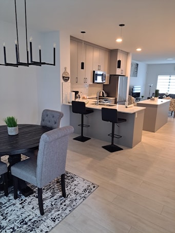 Dining. Elegant 3 BRMs 2.5 BTHs and Garage parking House