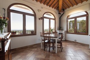 Dining - Vrbo Property (Montepulciano)