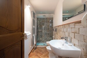Bathroom - Vrbo Property (Montepulciano)