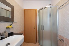 Shower, hair dryer, bidet, towels - La Serenissima: beach, bicycle and Venice !!! (Punta Sabbioni)