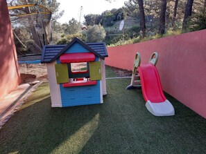 Children’s area - 170 m² architect-designed house in the charming village of Ventabren (Ventabren)