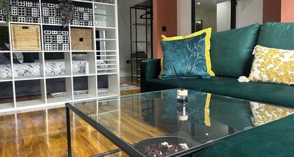 Comfortable 1-bed Chester Apartment with Parking & Full Kitchen, Home from Home
