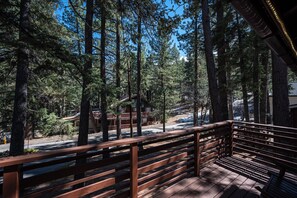 Property grounds - Hot Tub Under the Stars • Trails Out Your Door (Big Bear Lake)