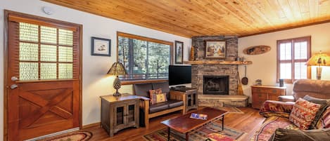 Smart TV y chimenea