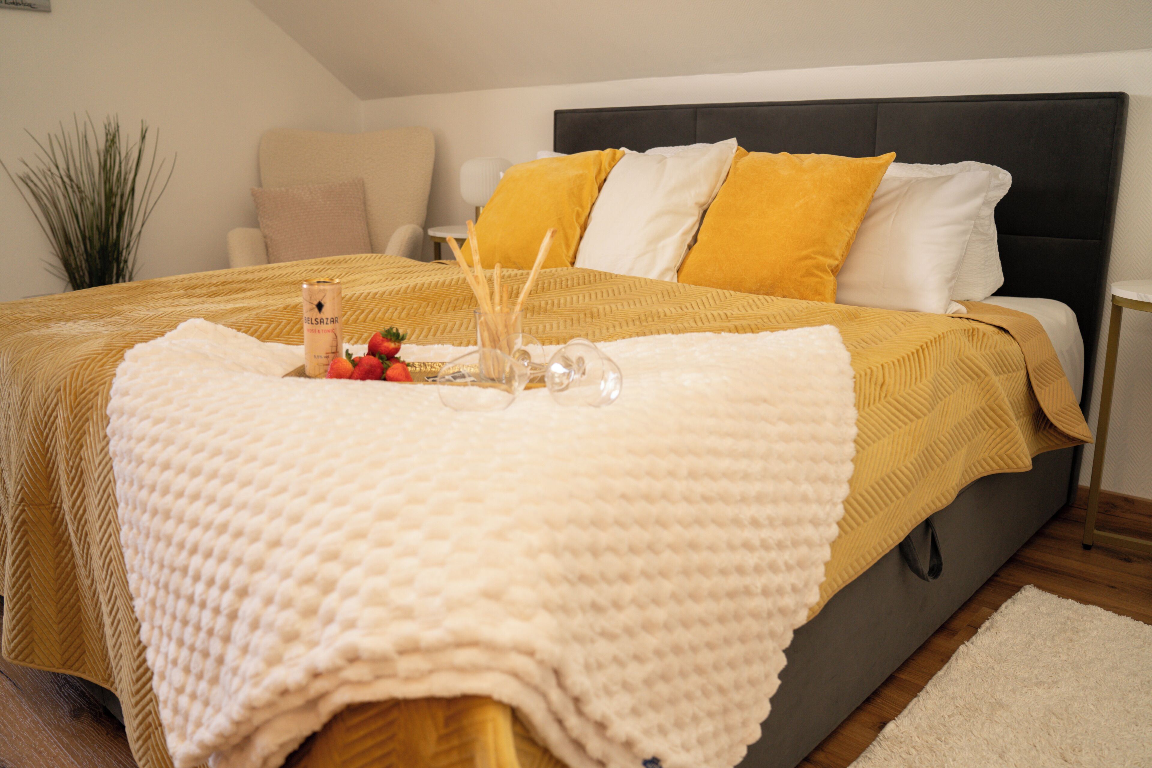1 Schlafzimmer, Schreibtisch, Bügeleisen/Bügelbrett, Reisekinderbett