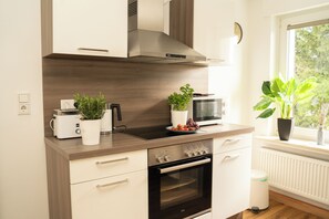 Private kitchen - Light-flooded living oasis-fireplace, quiet, parking lot, 24/7 self check-in, 5 pers (Paderborn)
