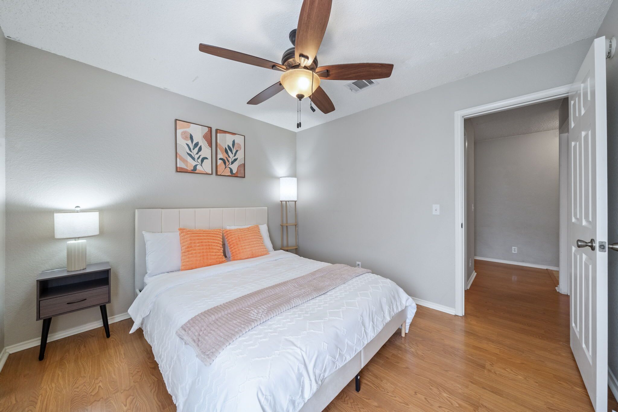 3 chambres, bureau, Wi-Fi, draps fournis