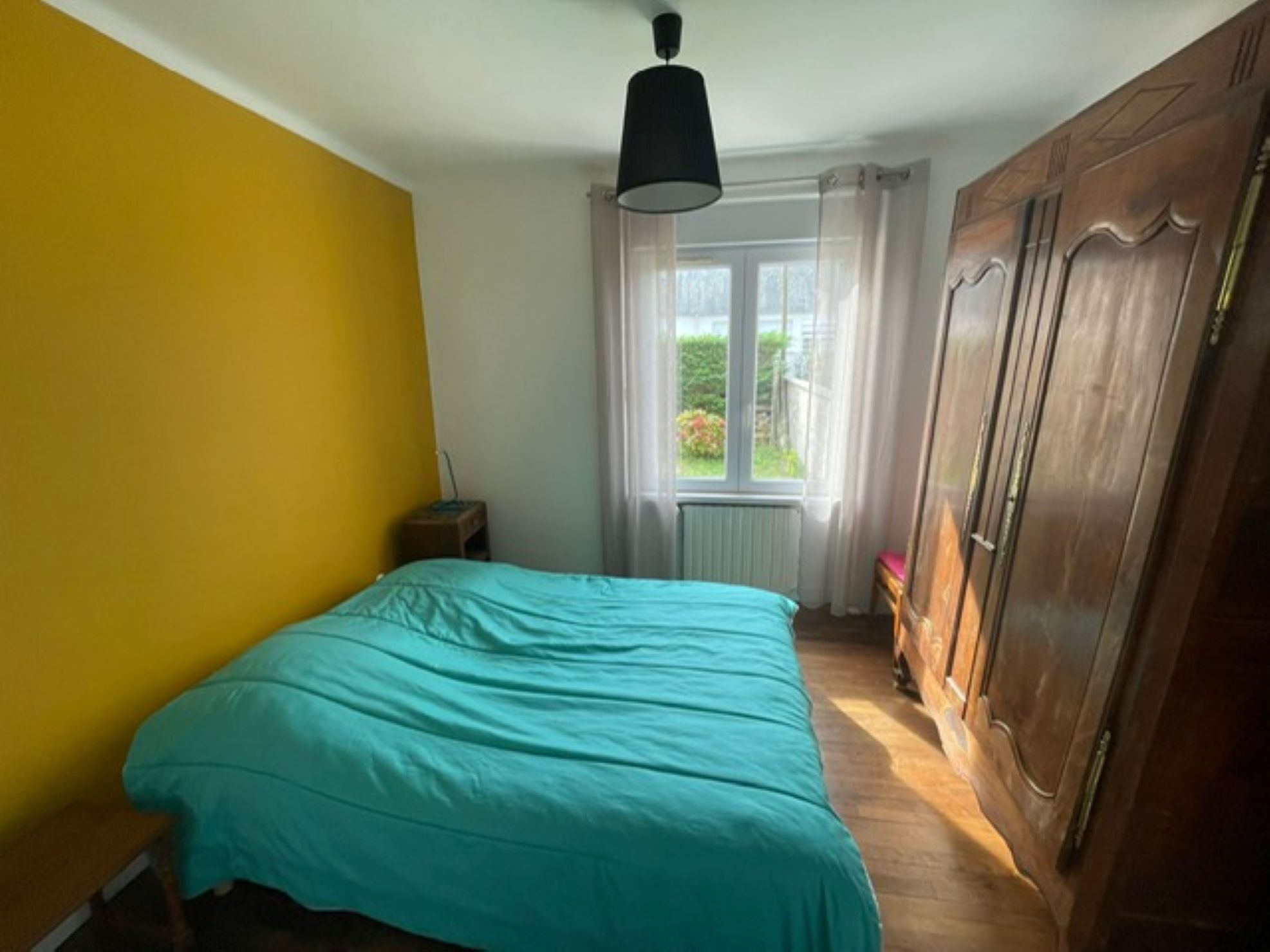 3 chambres, fer et planche à repasser, Wi-Fi, draps fournis