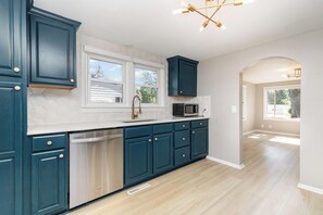 Private kitchen - Adorable 2-bedroom bungalow with a full basement in St. Joseph-30 days or more (St. Joseph)