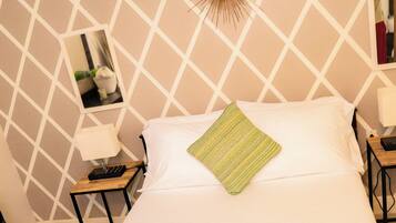 1 habitación, tabla de planchar con plancha, wifi gratis y ropa de cama