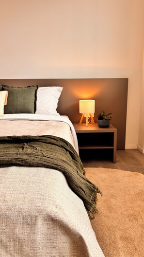 1 habitación, tabla de planchar con plancha, wifi y ropa de cama 