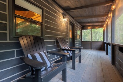 The Fieldhouse at The Grove, Luxury Tiny House Living