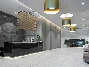 Lobby - Luxury Penthouse Living With Stunning Balcony (West Melbourne)