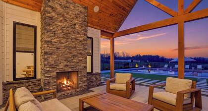 Modern Luxury Retreat w/ Pool, Spa & Sunset Views
