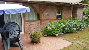 屋外ダイニングエリア