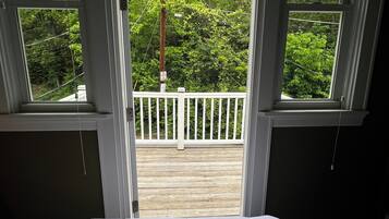 3 habitaciones, escritorio, tabla de planchar con plancha y wifi gratis