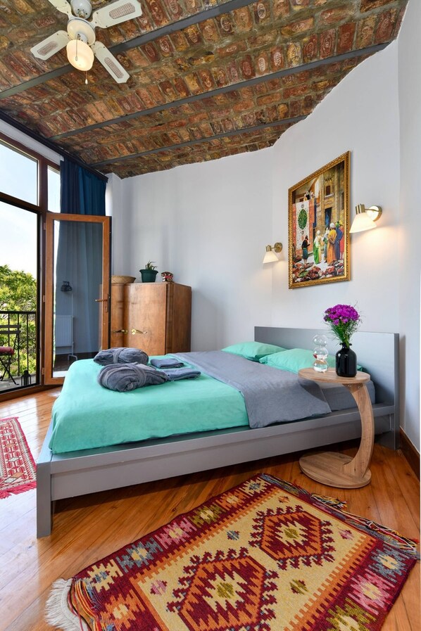 Loft, 2 Bedrooms, Smoking - Galata Tower at Your Fingertips Private (Istanbul)