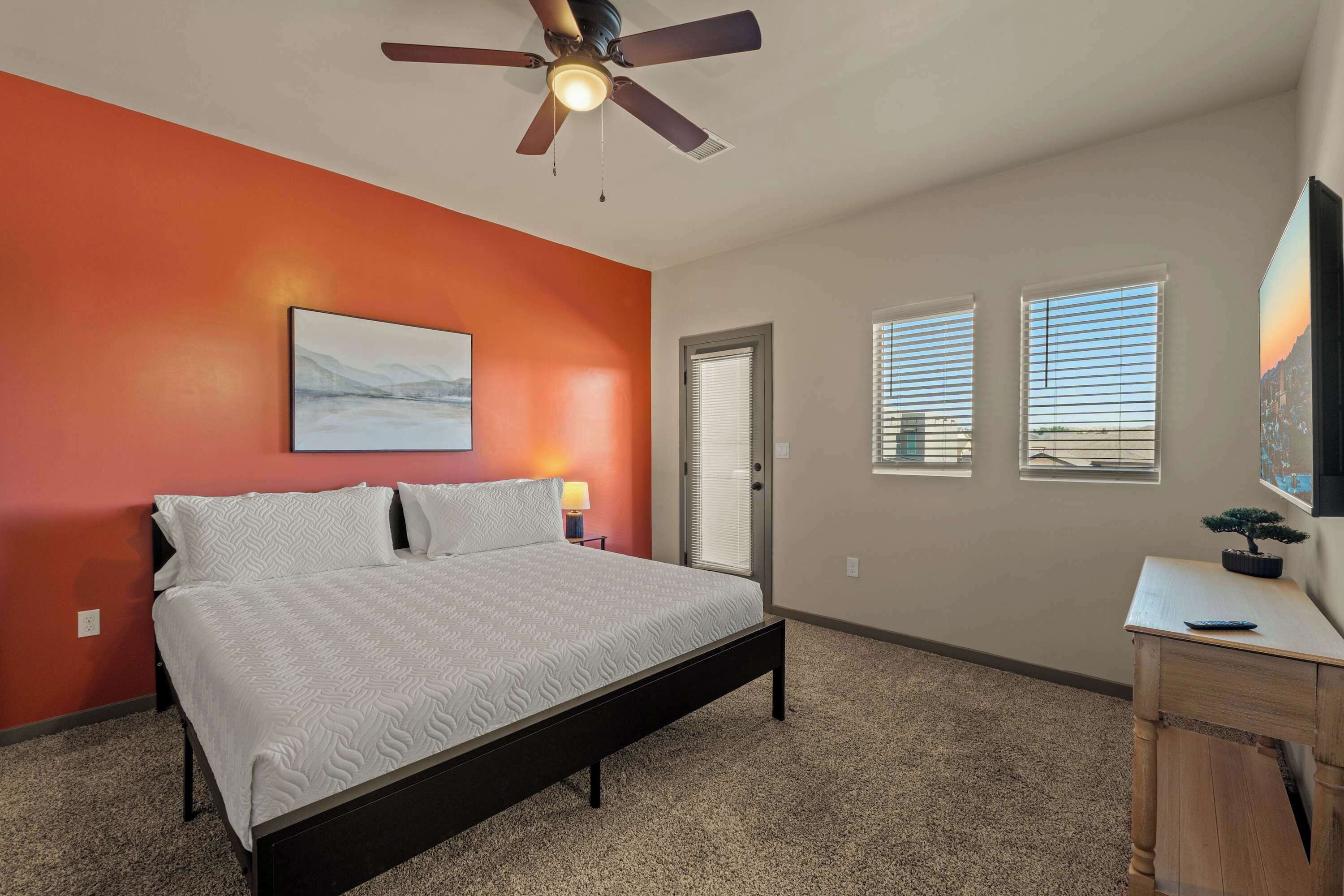 3 bedrooms, iron/ironing board, WiFi, bed sheets