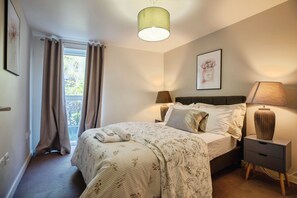 2 Schlafzimmer, Zimmersafe, Bügeleisen/Bügelbrett, WLAN