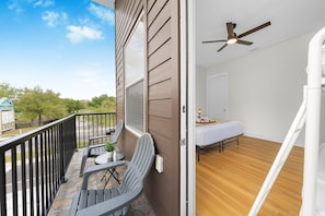Property grounds - Ultimate Tampa Stay | Dual Units • 6BR • Sleeps 17 (Tampa)