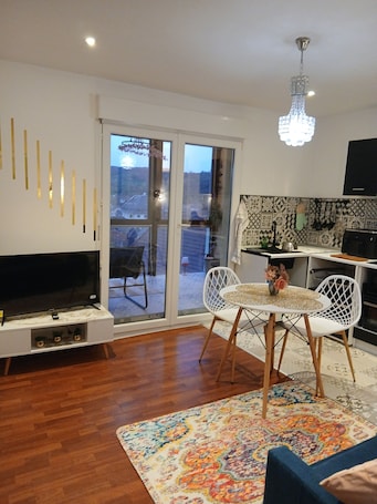 Interior. Pure Mountain View
