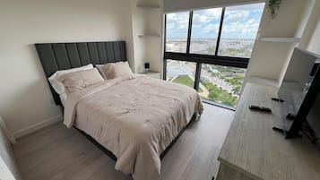 3 habitaciones, tabla de planchar con plancha, wifi y ropa de cama