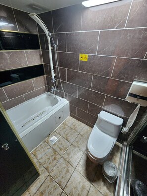 Deluxe Twin Room, Housekeeping, City View | Bathroom - Galaxy hotel (Incheon)