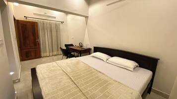 3 bedrooms, iron/ironing board, WiFi