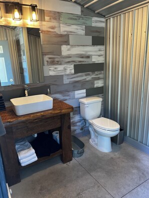 Hair dryer, towels, soap, toilet paper - The Retreat (Beaver Island)
