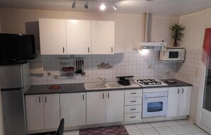 Private kitchen - T2 furnished with terrace and pool - Saint-Louis 🌺. 🌴 (Saint-Louis)