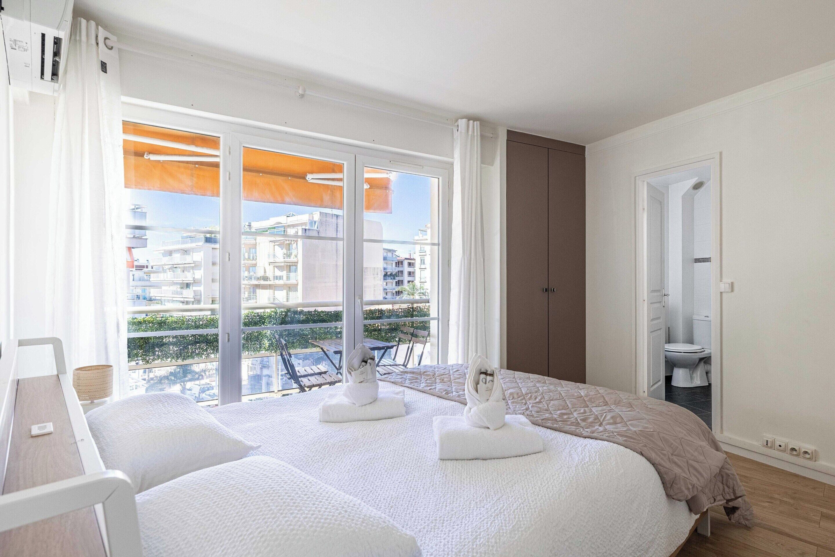 Apartamento | 1 dormitorio y espacio para trabajar con un portátil