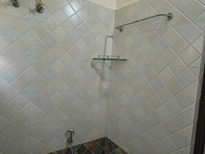 Shower, bidet, towels, soap - Luxury 900sq ft 1BHK in Madhapur , Near Hitech City. (Hyderabad)