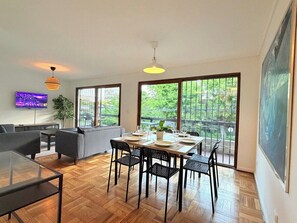Dining - 3BR Apartment with Terrace, Grill & AC – Heart of Providencia (Providencia)