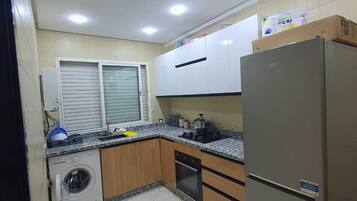 Apartment, 2 Bedrooms | Private kitchen