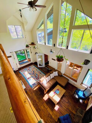 TV - New!!  Relax and enjoy this peaceful, secluded home at the end of the road. (Marble)