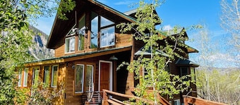 New!! Relax and enjoy this peaceful, secluded home at the end of the road.