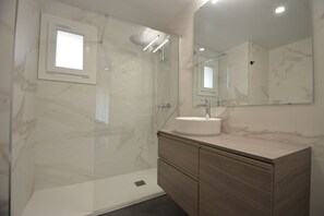 Towels - Los Colibries 2002 - Two Bedroom Apartment, Sleeps 5 (Punta del moral)