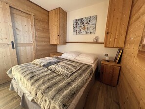 3 dormitorios, tabla de planchar con plancha, wifi y ropa de cama